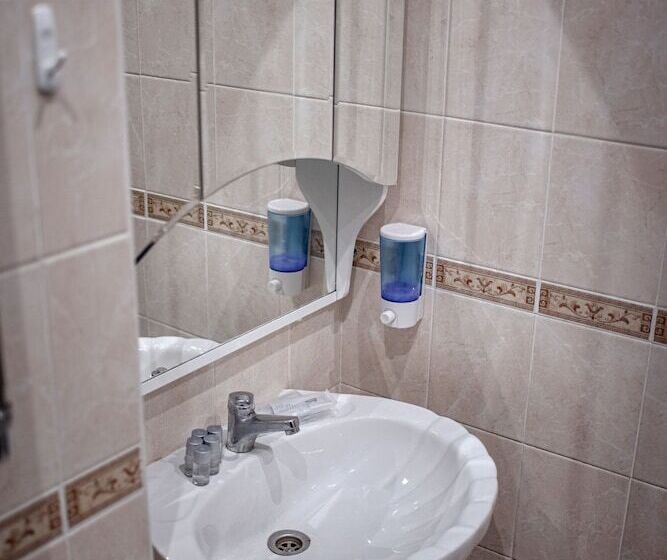 تختخواب در اتاق مشترک, Nice Hostel 33
