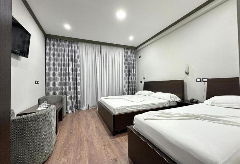 스탠다드 트리플 룸, Panorama Hotel Central
