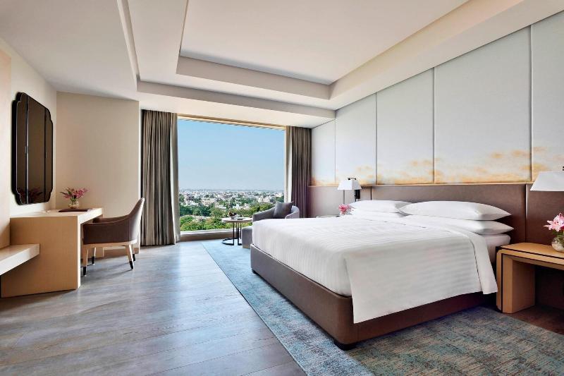 Номер Superior Кровать Кинг, Indore Marriott