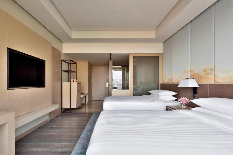 Номер Клуб, Indore Marriott