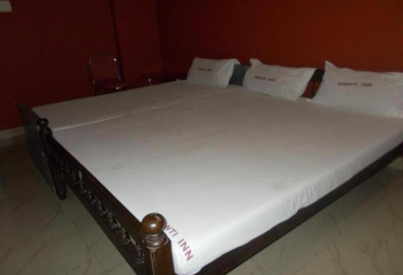 스탠다드 트리플 룸, Avanti Inn