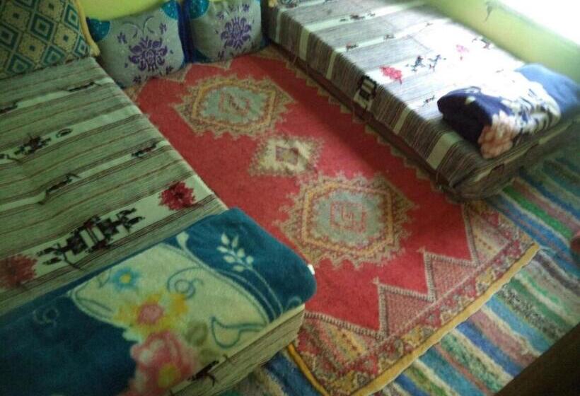 Четырехместный номер эконом класса с общей ванной комнатой, Gite Ousalem