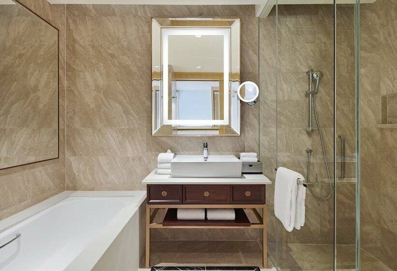 Номер Клуб, Sheraton Petaling Jaya