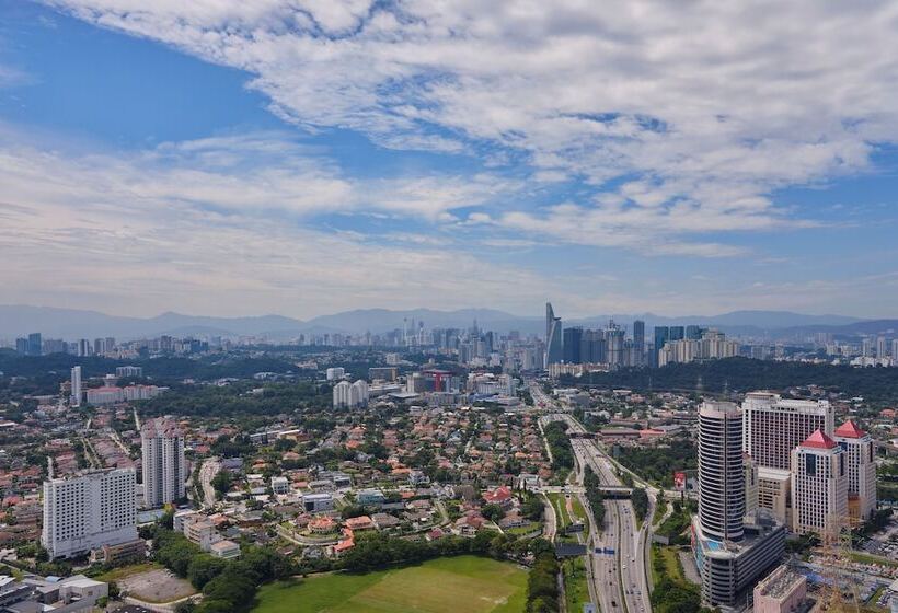 Люкс Клуб, Sheraton Petaling Jaya