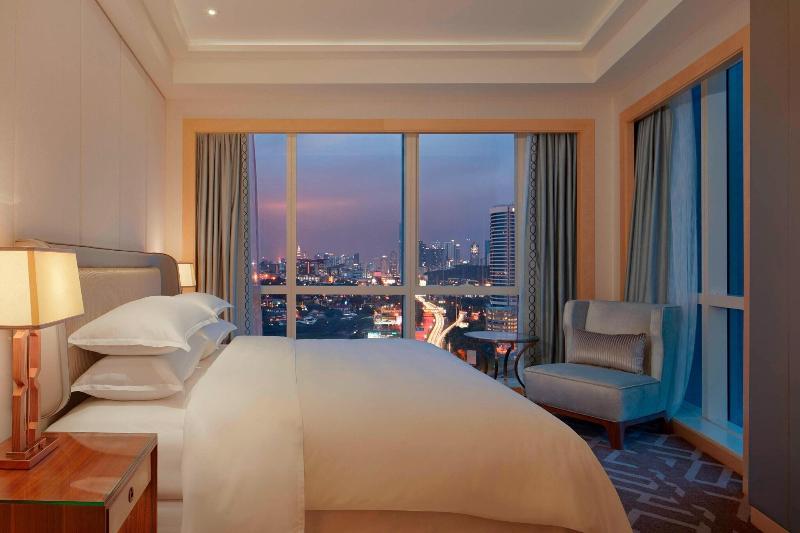 Люкс Клуб, Sheraton Petaling Jaya