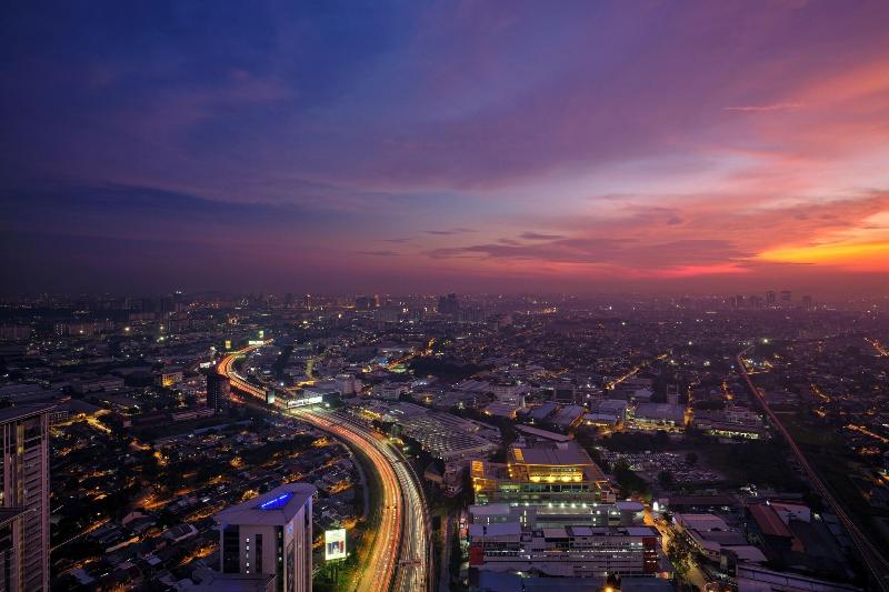 Люкс Клуб, Sheraton Petaling Jaya