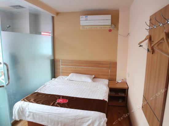 Номер Стандарт Трехместный, Thank Inn Chain Hotel Shandong Jinan Second Ring East Road Hualong