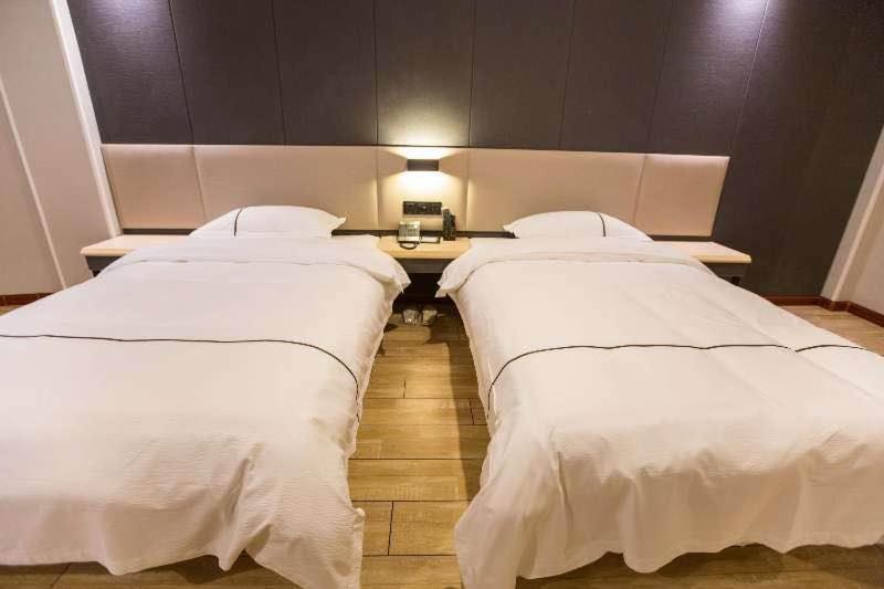 Номер Стандарт, Thank Inn Plus Hotel Hebei Tangshan Road South District Train Station