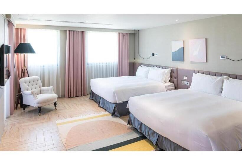 اتاق کلاسیک چهارنفره, Hôtel De ľeau