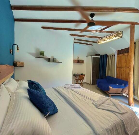 جناح ديلوكس, Bikini Hotel & Pool