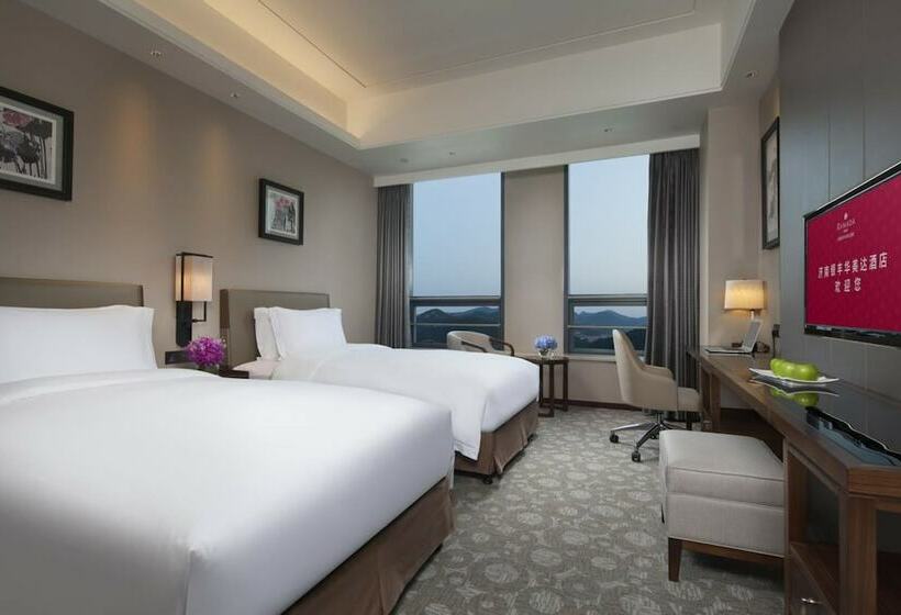 Номер Executive, Ramada Jinan
