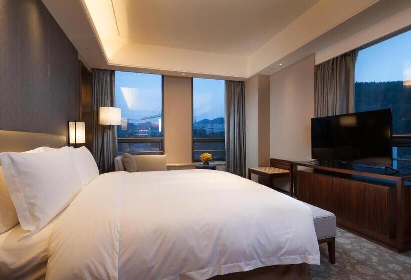 Люкс Повышенной Комфортности, Ramada Jinan