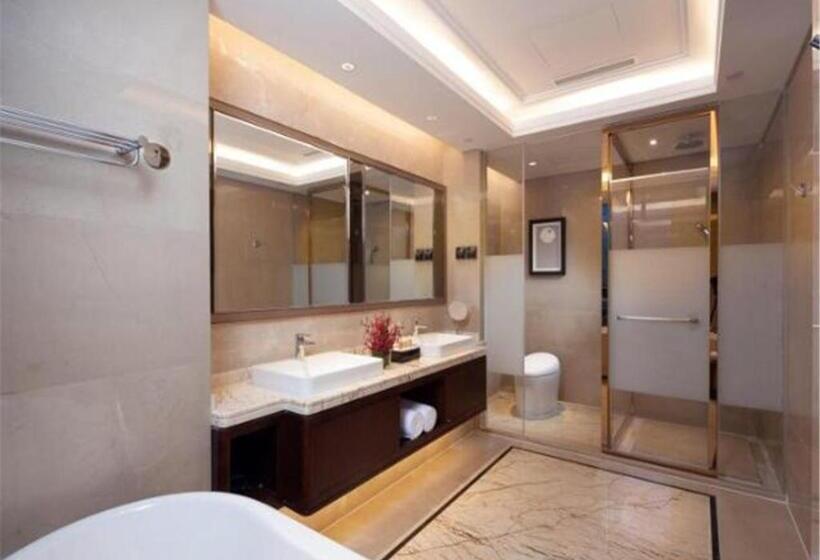 Люкс Повышенной Комфортности, Ramada Jinan