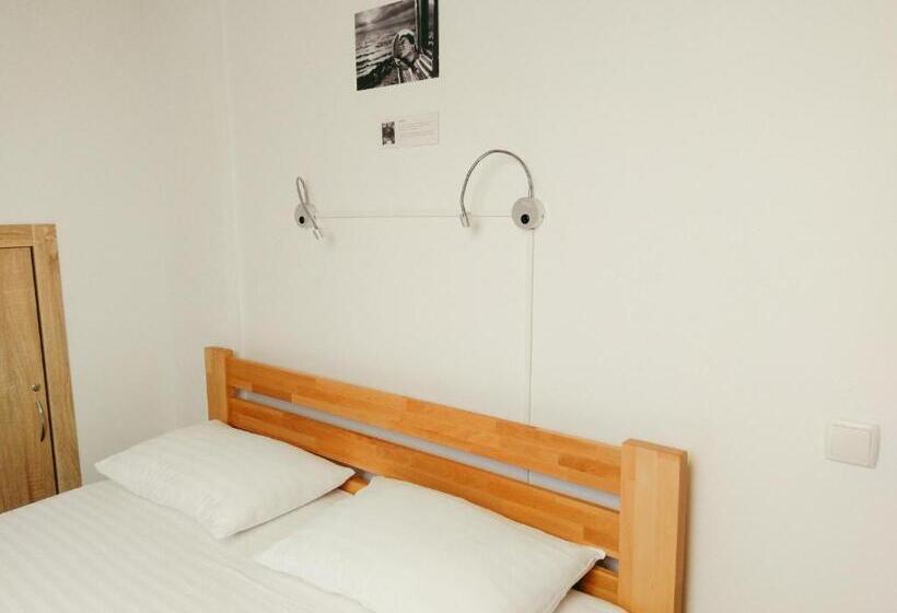 Трехместный Номер Стандарт Совместная Ванная, Dream Hostel Poltava