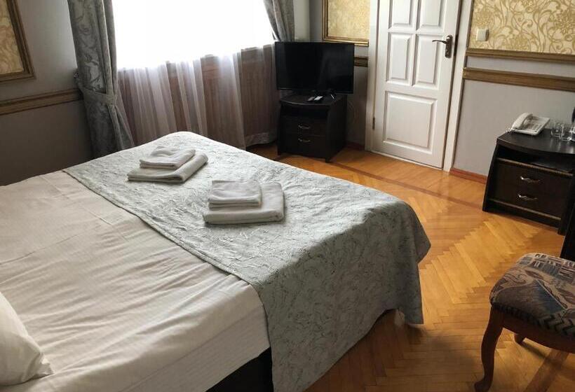 اتاق سوپریور با تخت بزرگ, приватна садиба фортеця малехів