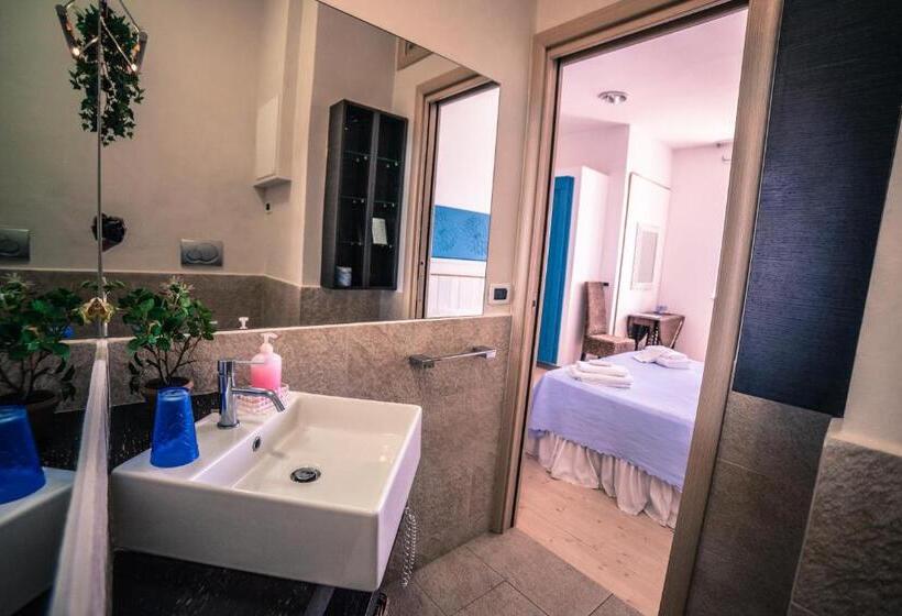 اتاق استاندارد با چشمانداز دریا, B&b Sottocoperta