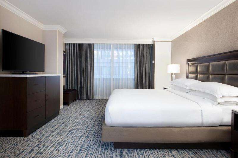 Люкс Кровать Кинг, Holiday Inn Sydney St Marys, An Ihg