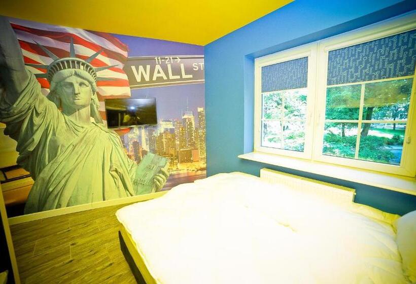 اتاق استاندارد چهار تخته, World Hostel   Old Town