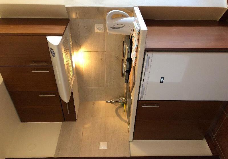 استودیو استاندارد با چشم‌انداز دریا, Iolkos Hotel Apartments