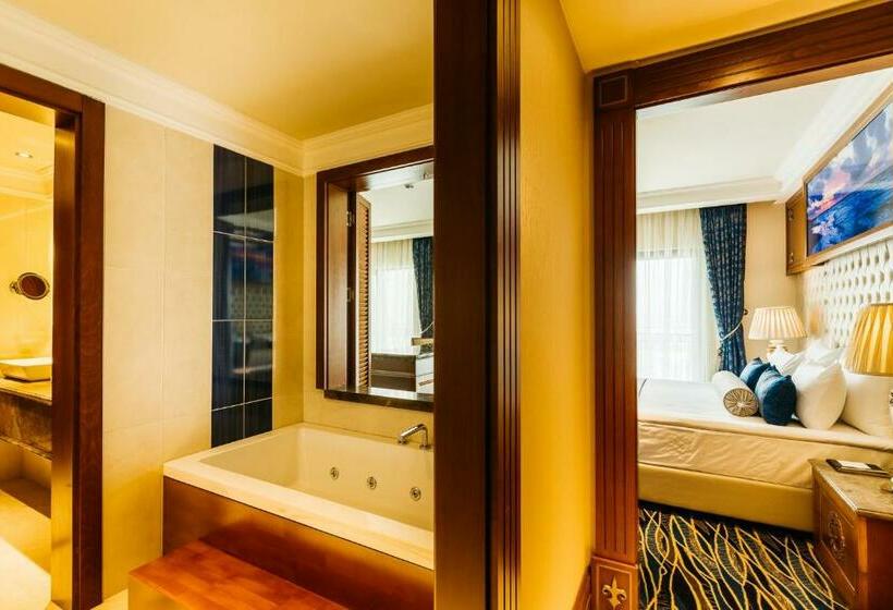 Люкс, Lords Palace Hotel Spa Casino