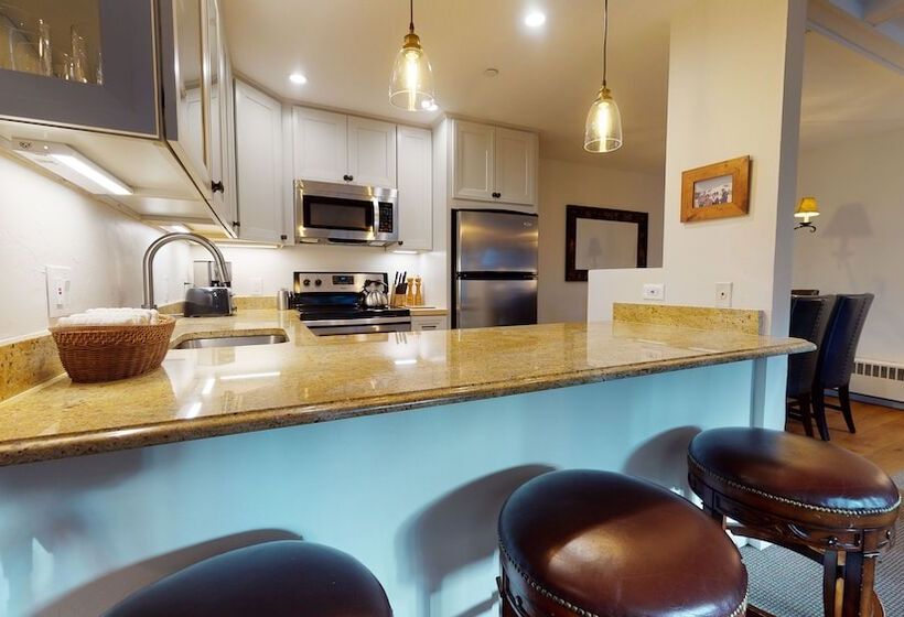 침실 2개 빌라, Christiania Condominiums  Coraltree Residence Collection