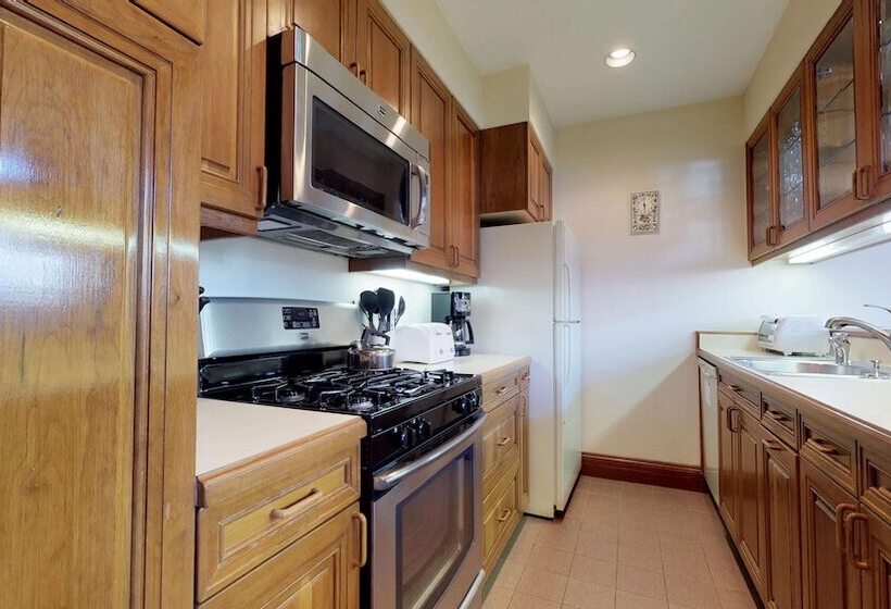 침실 3개 아파트, Christiania Condominiums  Coraltree Residence Collection