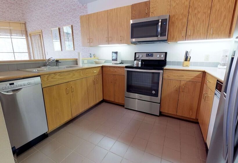 침실 3개 아파트, Christiania Condominiums  Coraltree Residence Collection