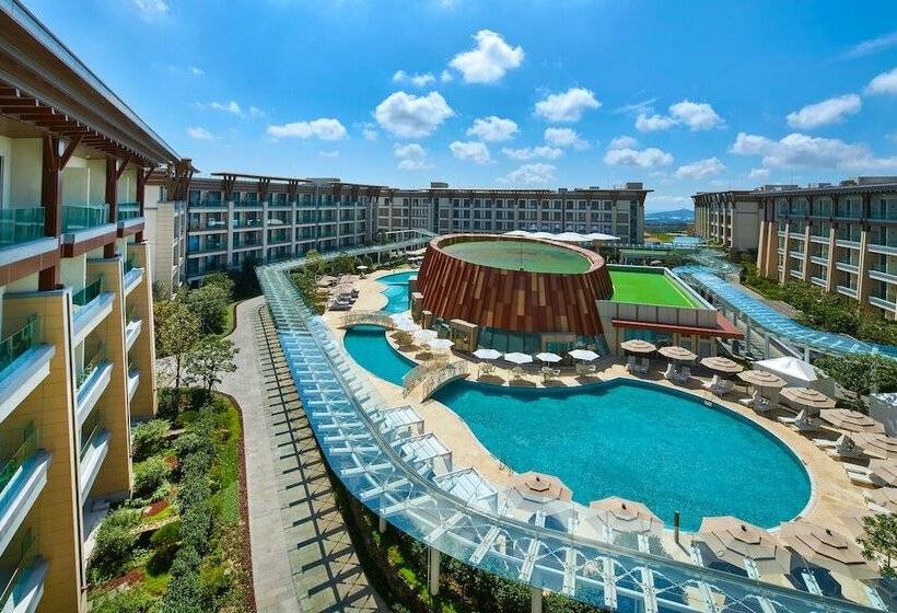 Номер Premium с Балконом, Marriott Jeju Shinhwa World