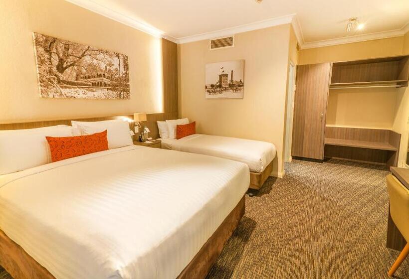 اتاق لوکس سه تخته, Mercure Orange