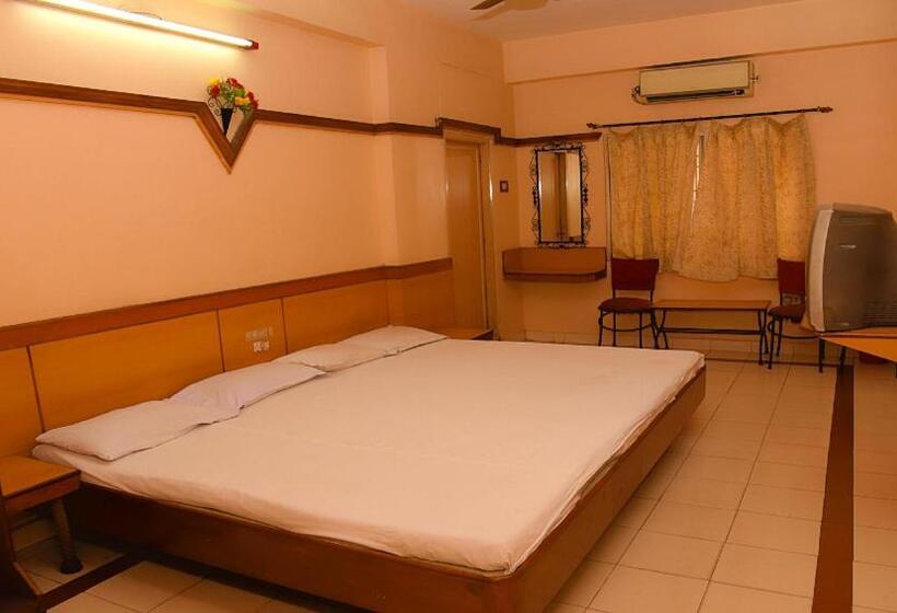 豪华三人间, Vishnu Residency