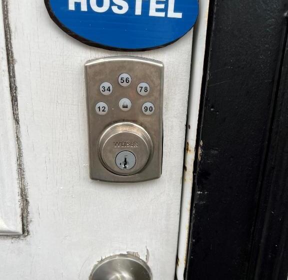 标准间, Char's Landing Hostel