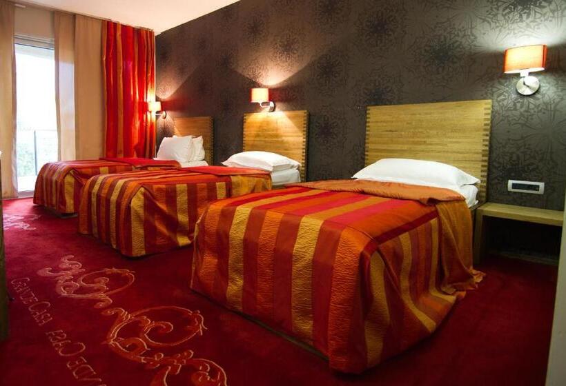 اتاق استاندارد سه تخته با بالکن, Grande Casa Hotel   Međugorje