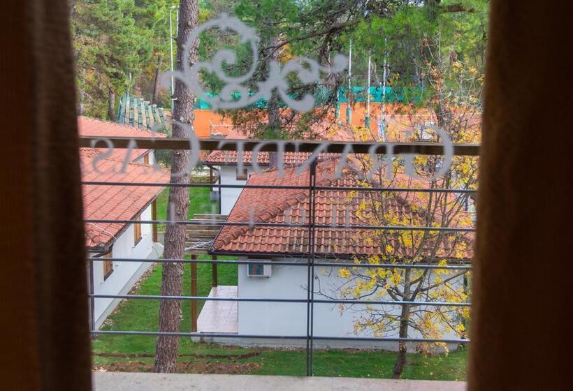 اتاق استاندارد سه تخته با بالکن, Grande Casa Hotel   Međugorje