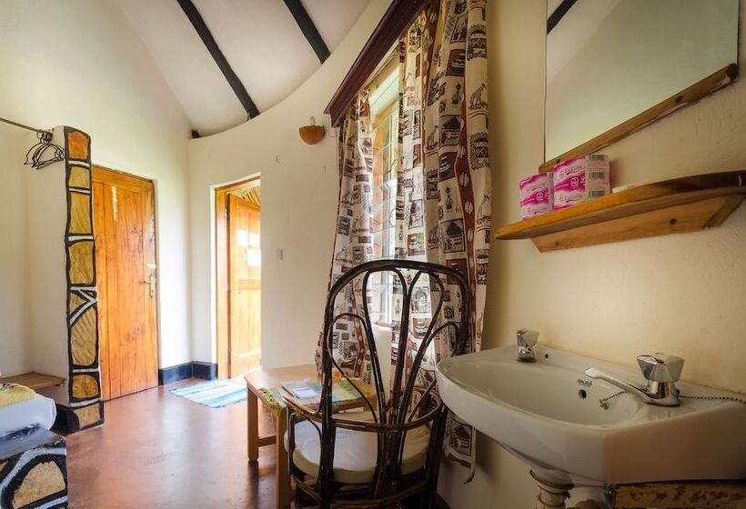 اتاق خانوادگی, Kingfisher Safaris Resort