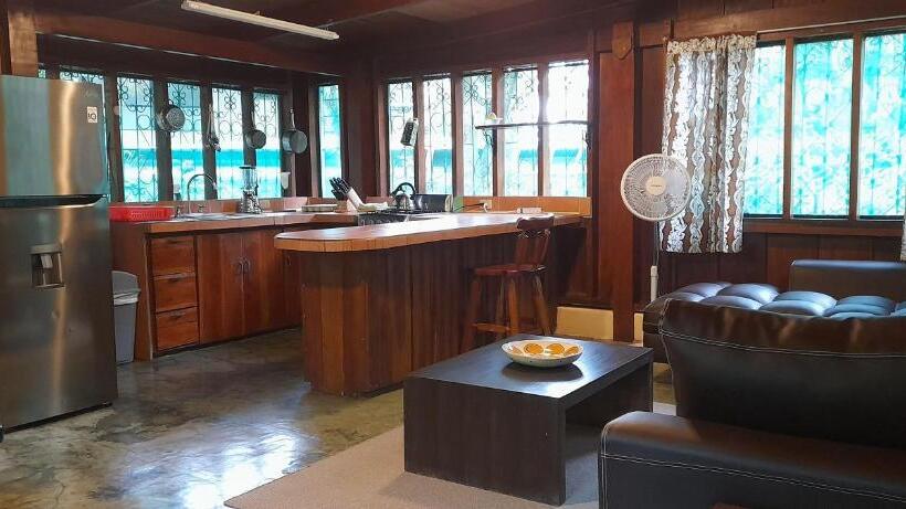 침실 2개 주택, Mal Pais Surf Camp