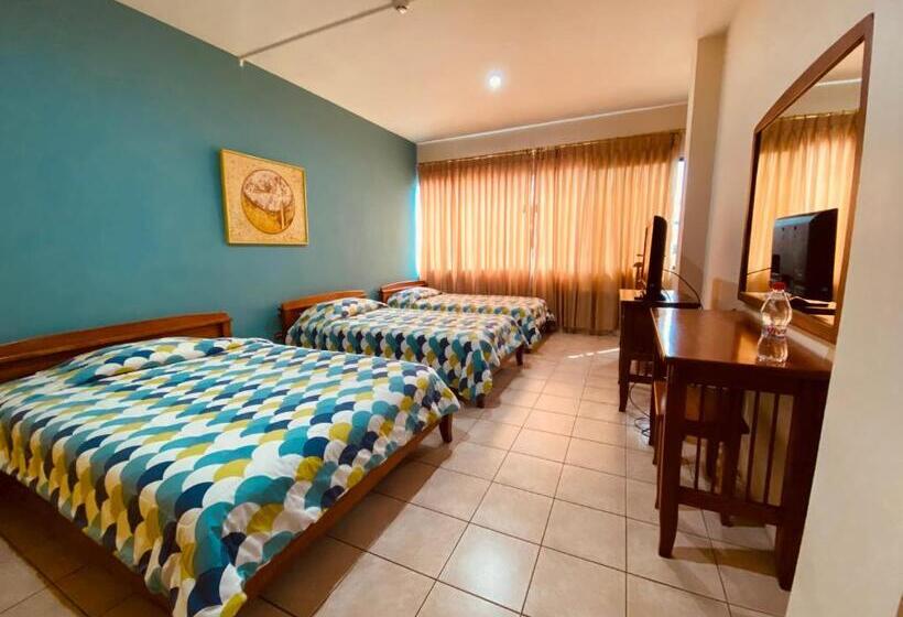 اتاق کلاسیک سه تخته, Hostal Solar Del Puerto