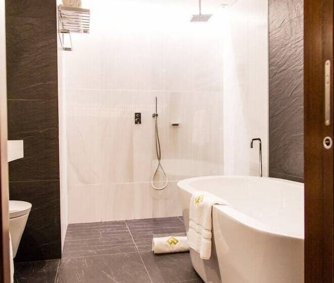 프레지덴셜 스위트, Grand Plaza Hotel Nampula