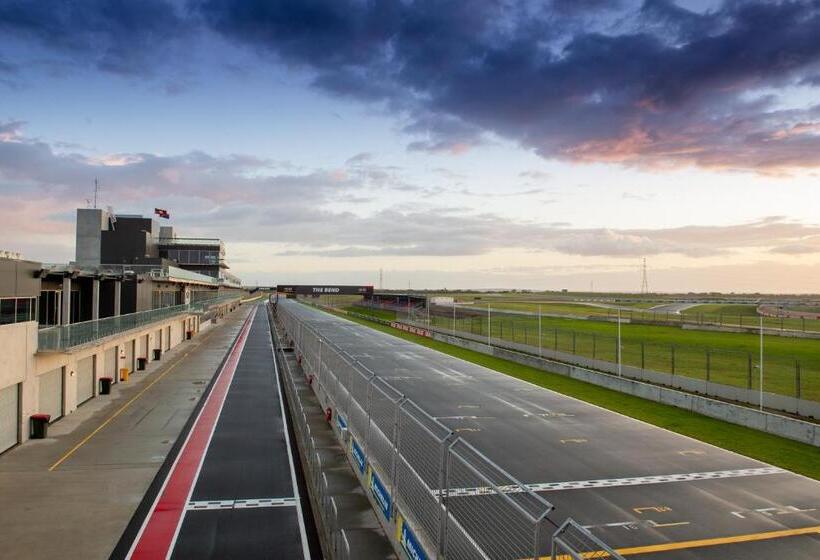 전망 스위트, Rydges Pit Lane
