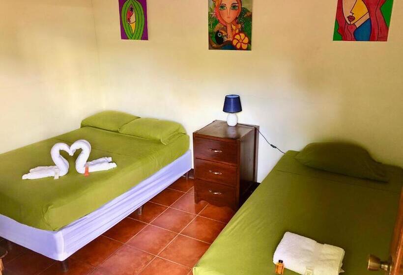 스탠다드 트리플 룸, Casa Lula León Hostal