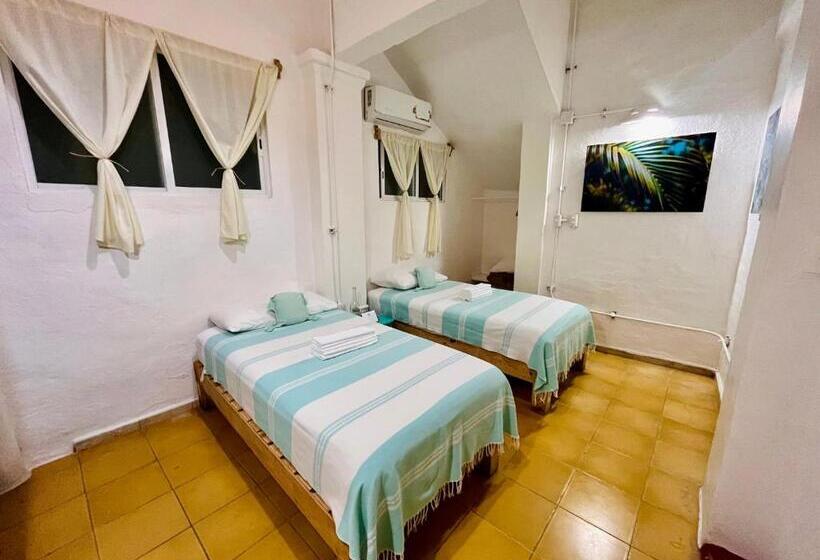 エコノミートリプルルーム, Sayulita Central