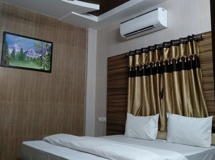디럭스 룸, The Sky Comfort   Hotel The Heaven, Dwarka