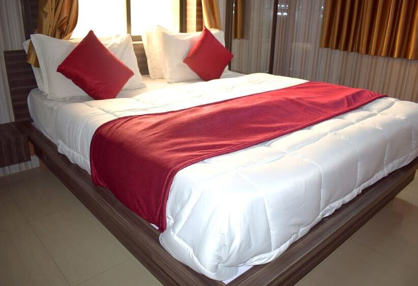 디럭스 룸, The Sky Comfort   Hotel The Heaven, Dwarka
