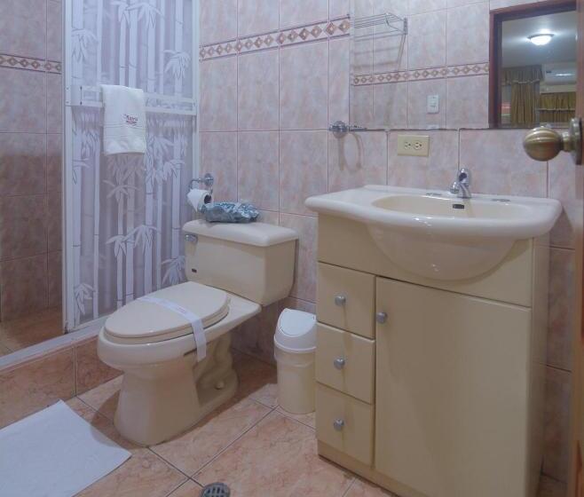 اتاق لوکس سه تخته, Victoria Suites