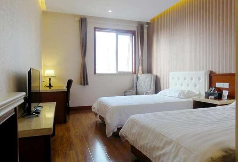 Номер Стандарт Вид на Город, Hua Qi Kaiserdom Hotel Zhongshan Road St Michael S Cathedral And Zhanqiao Pier Qingdao
