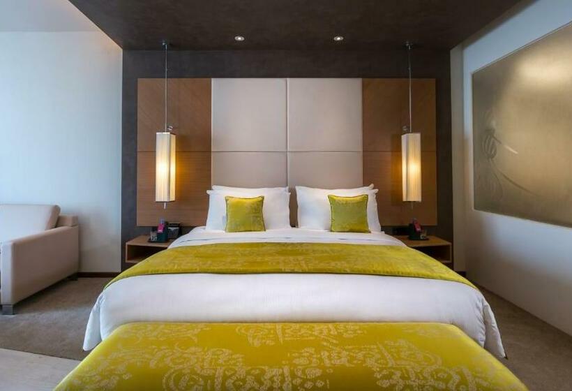 اتاق پریمیوم با چشم‌انداز دریاچه, Mövenpick Hotel Du Lac Tunis