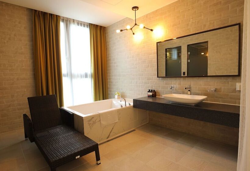 اتاق استاندارد, Rest