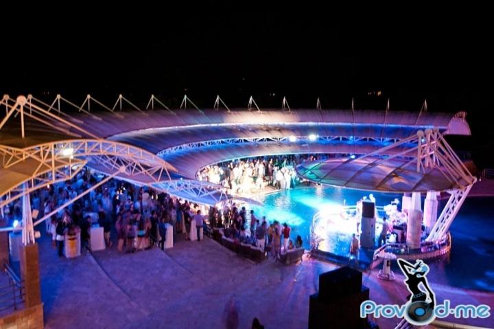 سوییت لوکس, Plavnica Eco Resort
