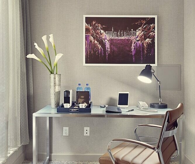 اتاق لوکس با تخت دو نفره بزرگ, Artezen