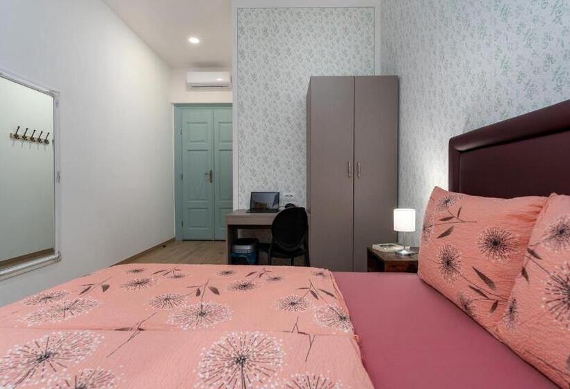 Номер Стандарт Совместная Ванная, Hostel Antique
