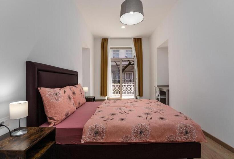 Номер Стандарт с Балконом, Hostel Antique